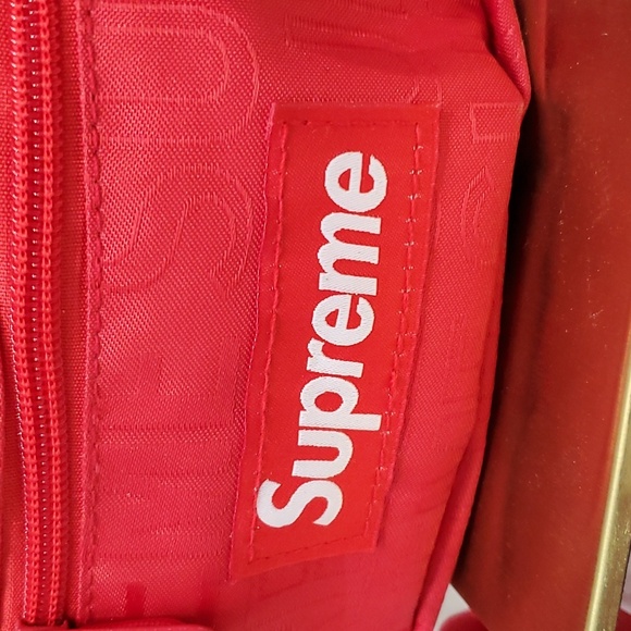 NWOT Supreme Waist Bag❤️❤️ - Picture 7 of 13